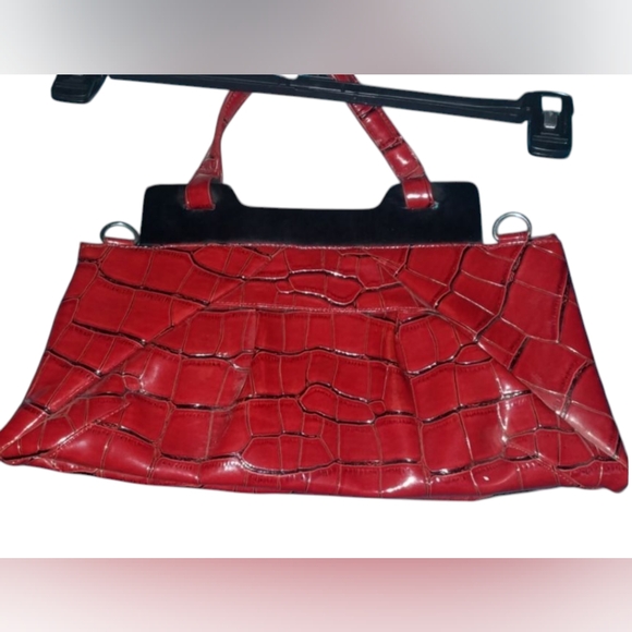 L) Red Croc Embossed Patent Leather Handbag Tote Purse - Picture 2 of 8